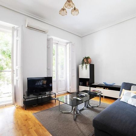 מדריד Bright Apartment In Historical City Center מראה חיצוני תמונה