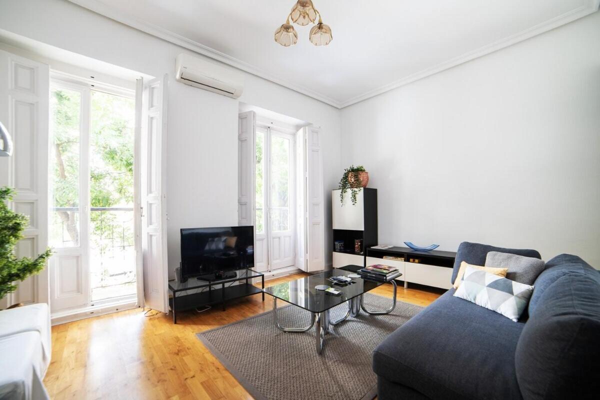 מדריד Bright Apartment In Historical City Center מראה חיצוני תמונה