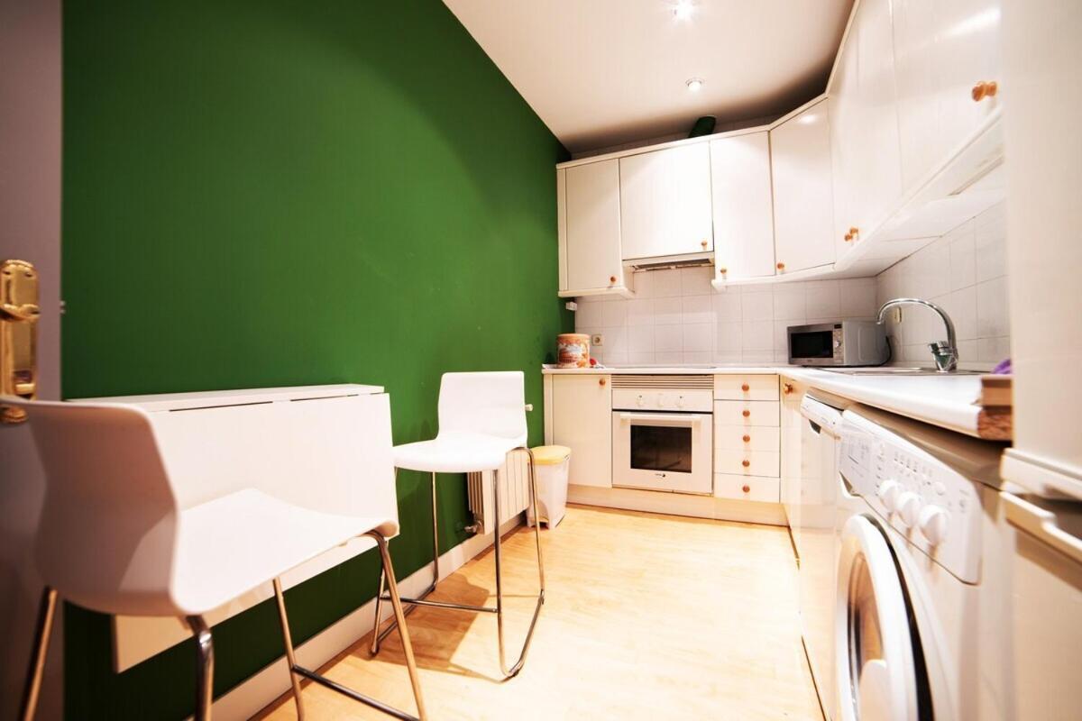 מדריד Bright Apartment In Historical City Center מראה חיצוני תמונה