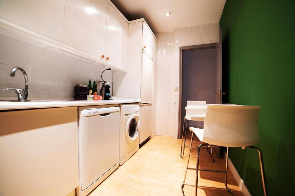 מדריד Bright Apartment In Historical City Center מראה חיצוני תמונה